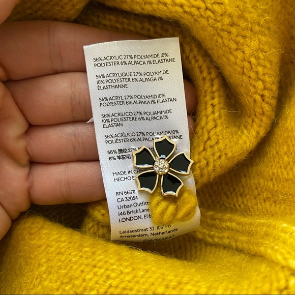 New Maeve by Anthropologie collar cardigan sweater with flower buttons - Picture 11 of 11